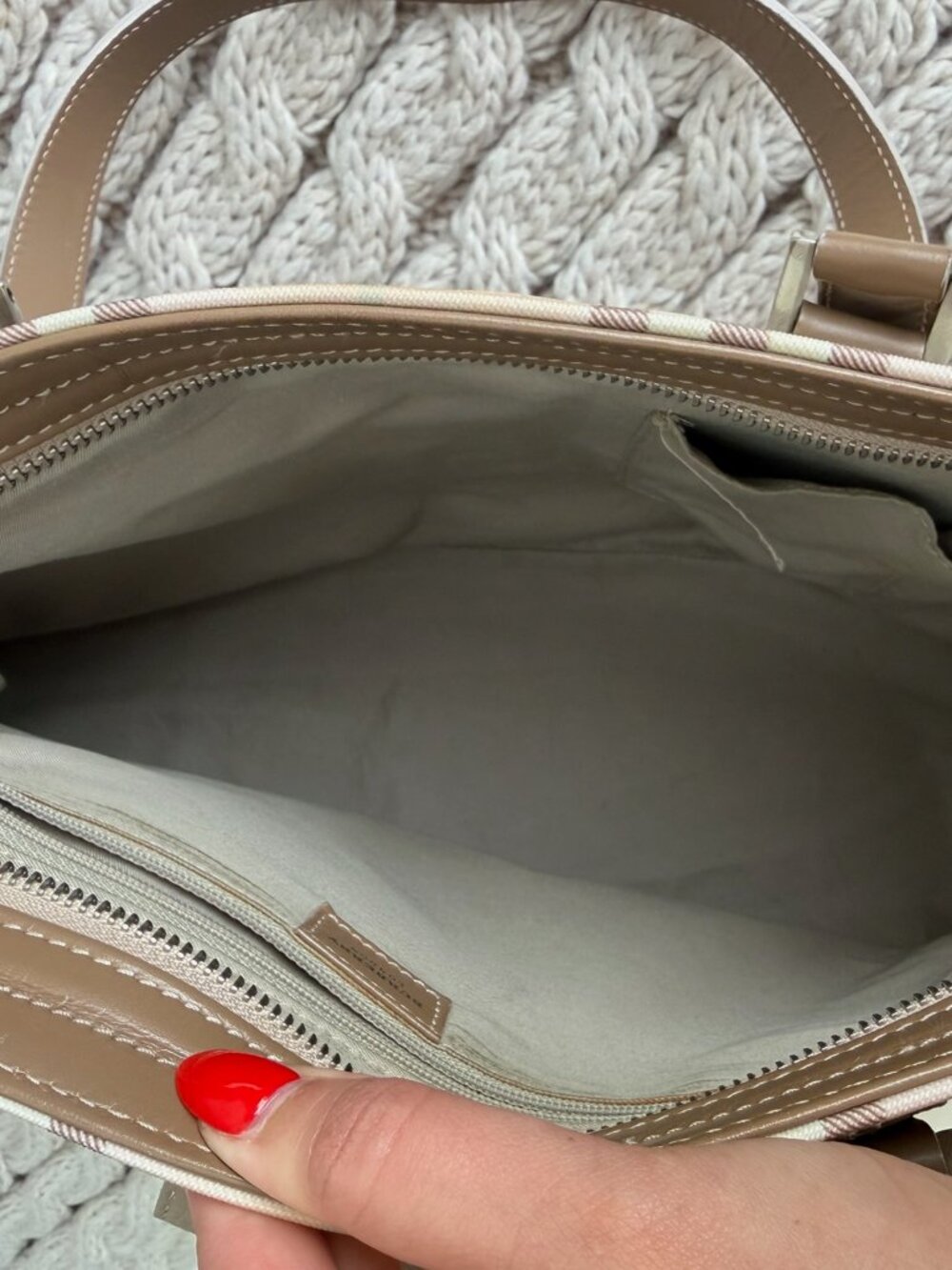 Burberry Pink Nova Check Medium Tote Bag - Picture 9 of 11
